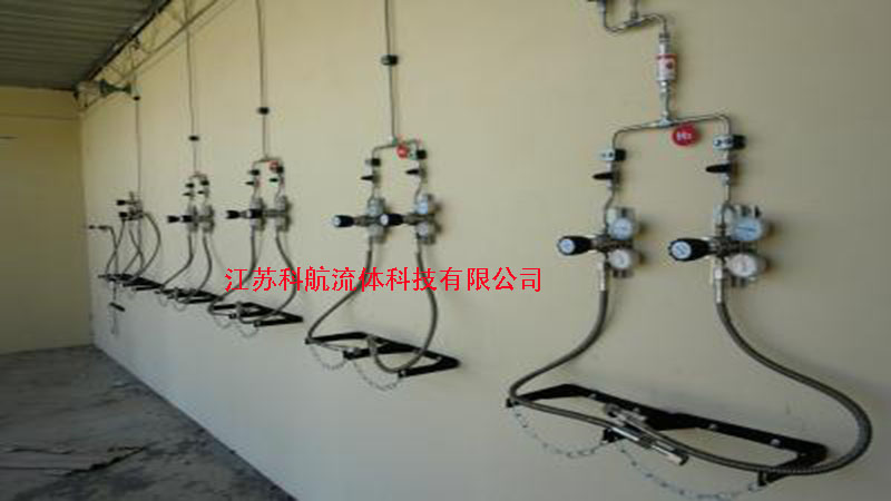 化验室仪器气体管道施工现场