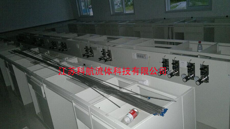 实验室气路工程安装现场